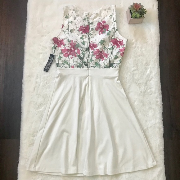 NWT New York & Co Knee Length White & Floral Dress - Picture 6 of 8